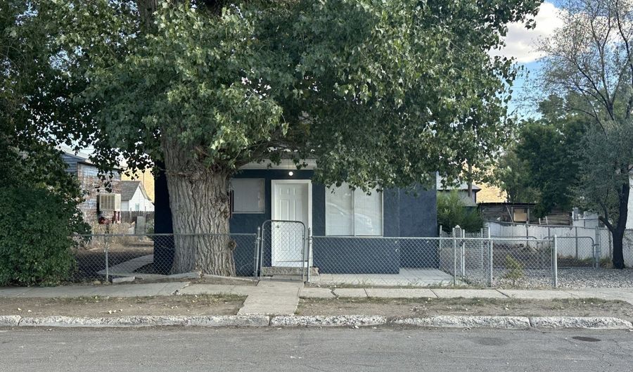 913 Main St, Carlin, NV 89822 - 2 Beds, 2 Bath