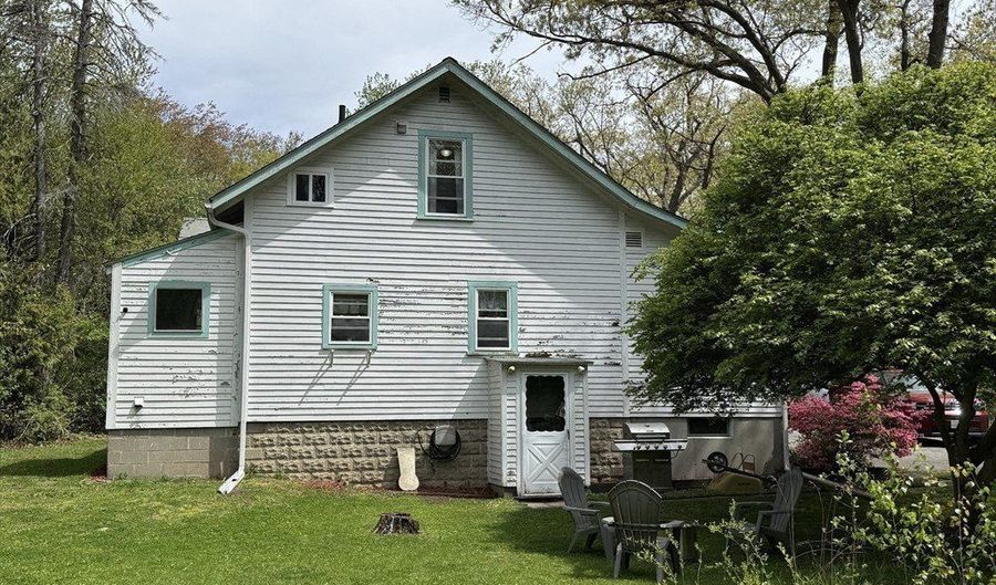20 Rockaway Rd, Auburn, MA 01501 - 3 Beds, 2 Bath
