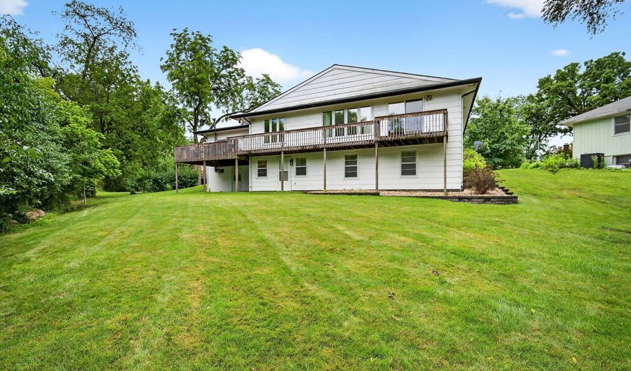 1323 Scott Cir, Ames, IA 50014 - 4 Beds, 3 Bath