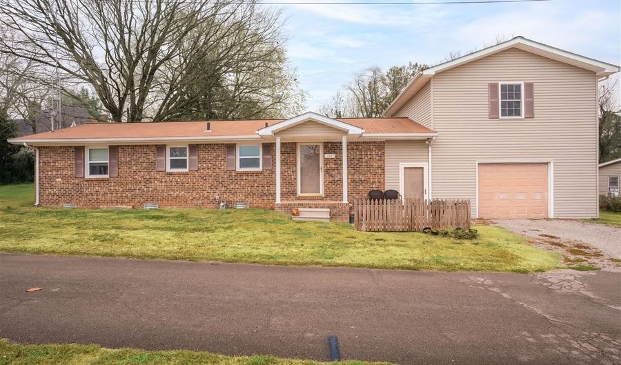 112 Burr Aly, Adairville, KY 42202 - 3 Beds, 2 Bath