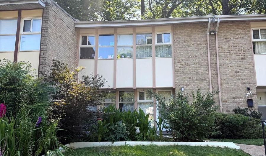 4429 FOREST GLEN Ct, Annandale, VA 22003 - 3 Beds, 2 Bath