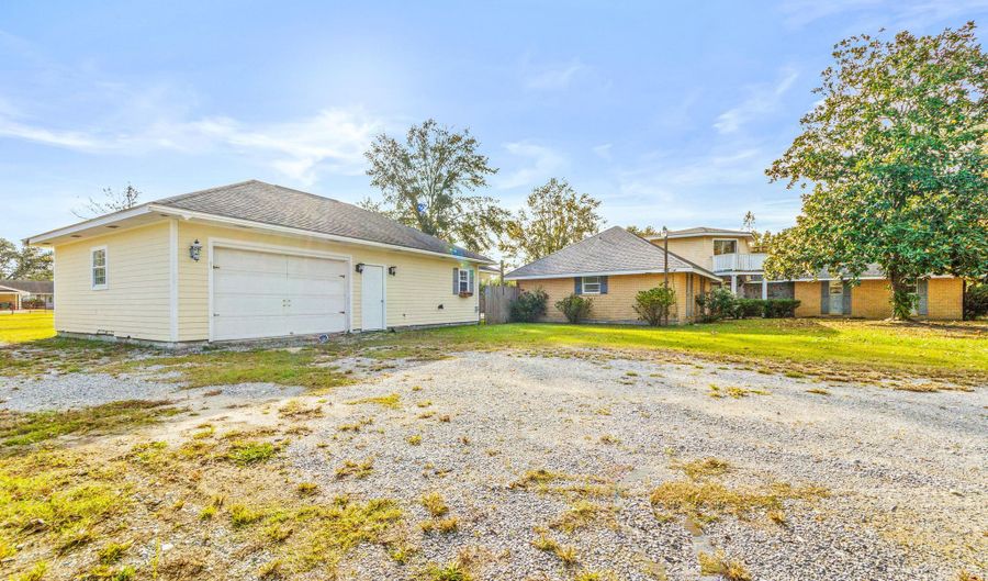 230 Ninth St, Bay St. Louis, MS 39520 - 3 Beds, 3 Bath