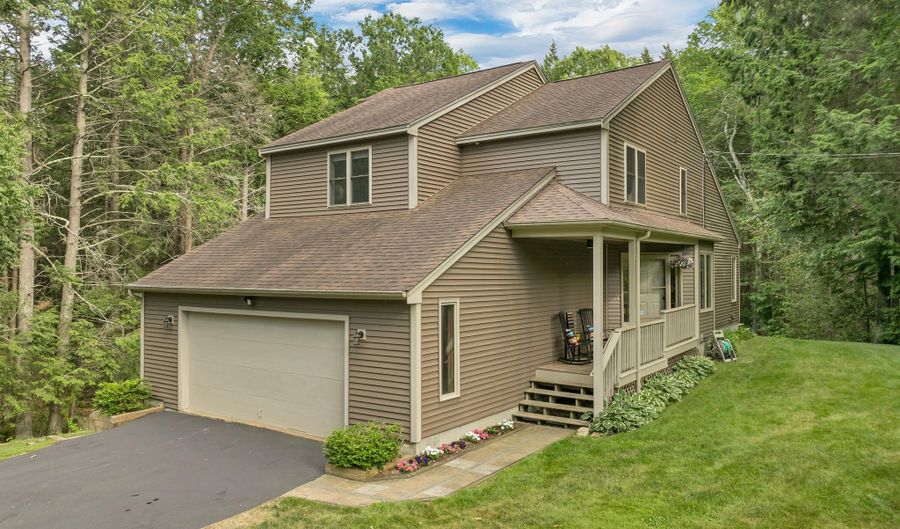125 Deer Ridge Dr, Barrington, NH 03825 - 3 Beds, 4 Bath
