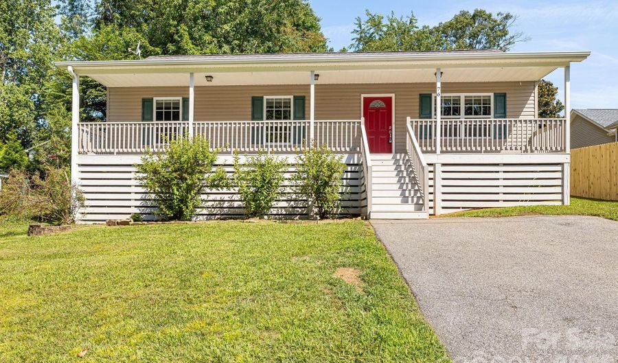 76 Selwyn Rd, Asheville, NC 28806 - 3 Beds, 2 Bath