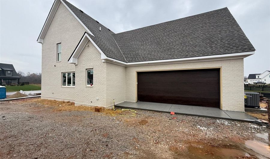 9165 Hermitage Ln, Alvaton, KY 42122 - 4 Beds, 4 Bath