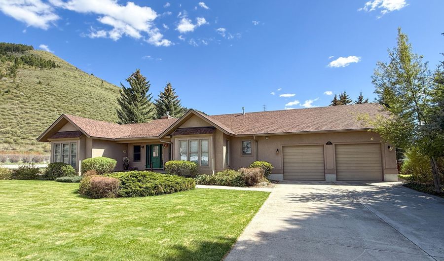 290 E 9TH Ave, Afton, WY 83110 - 3 Beds, 3 Bath