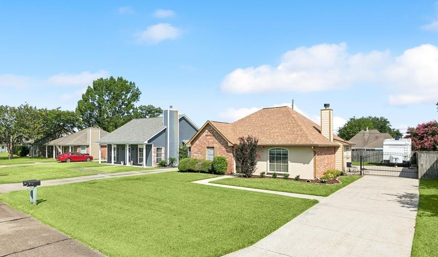 17553 Sugar Mill Ave, Baton Rouge, LA 70817 - 3 Beds, 2 Bath