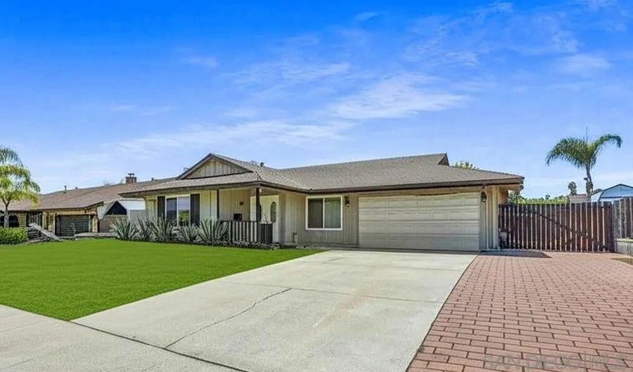 1561 Oak Hill Dr, Escondido, CA 92027 - 3 Beds, 2 Bath