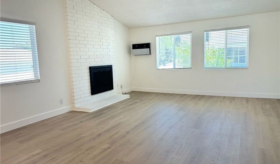 717 W Provential Dr D, Anaheim, CA 92805 - 2 Beds, 1 Bath
