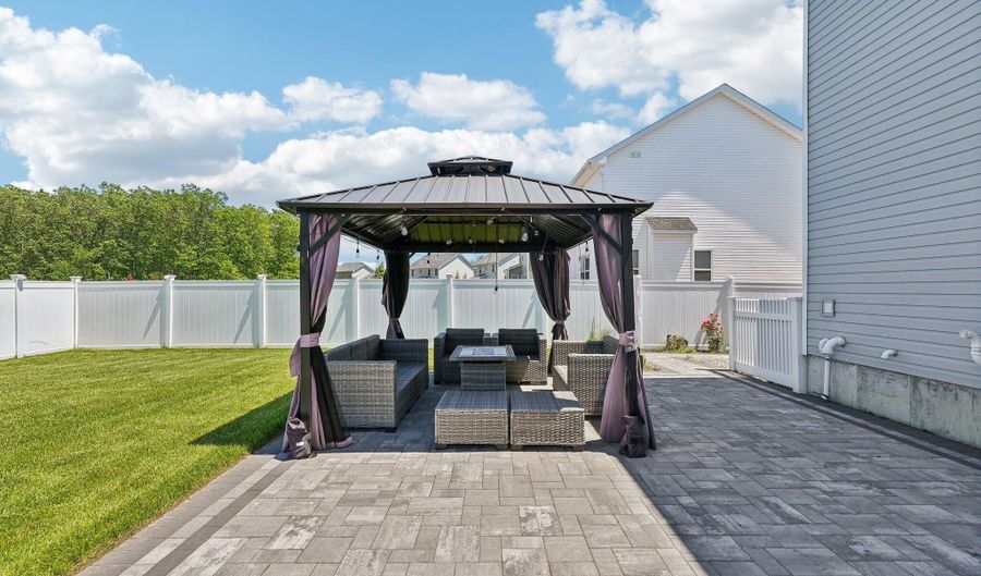 4 Bridle Path, Bayville, NJ 08721 - 4 Beds, 3 Bath