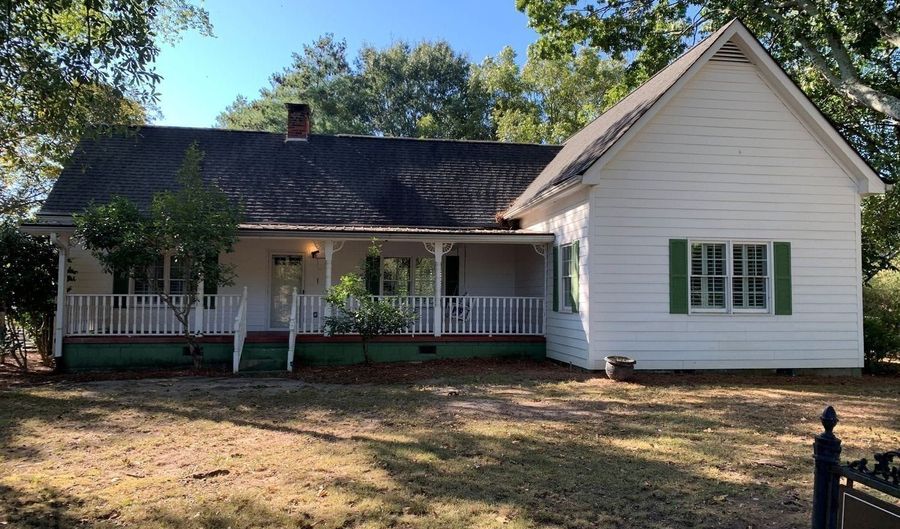 1145 Mayfield Rd, Alpharetta, GA 30004 - 4 Beds, 2 Bath