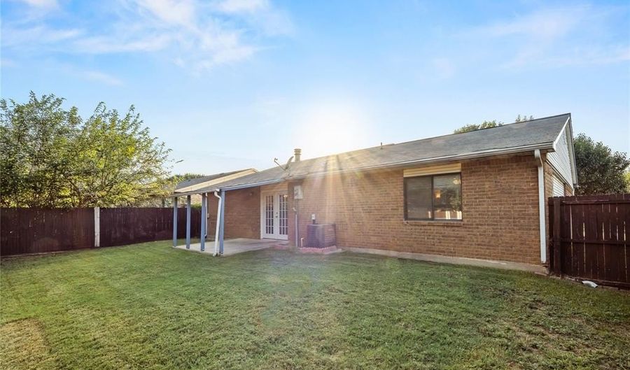 724 Sunny Slope Dr, Allen, TX 75002 - 3 Beds, 2 Bath