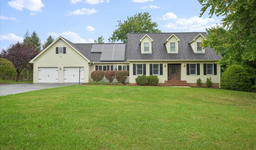 9358 CHILDACREST Dr, Boonsboro, MD 21713 - 3 Beds, 4 Bath