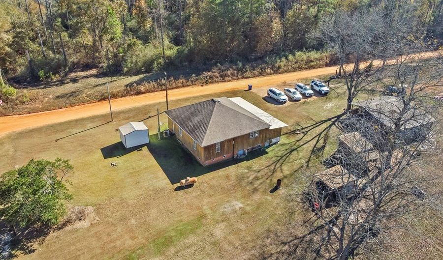 31077 Johnson Rd, Andalusia, AL 36421 - 2 Beds, 2 Bath