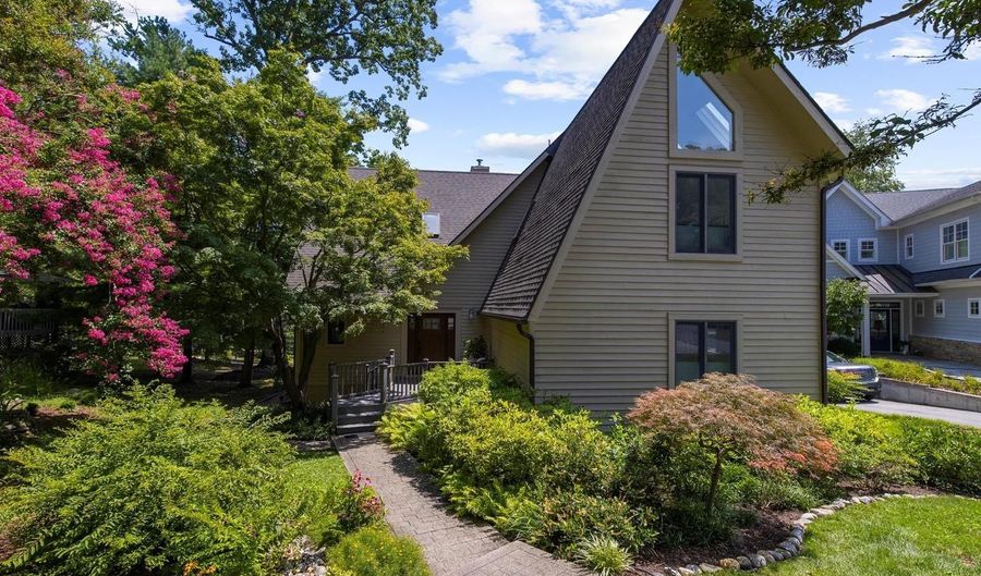 527 Lee Cir, Annapolis, MD 21403 - 4 Beds, 4 Bath