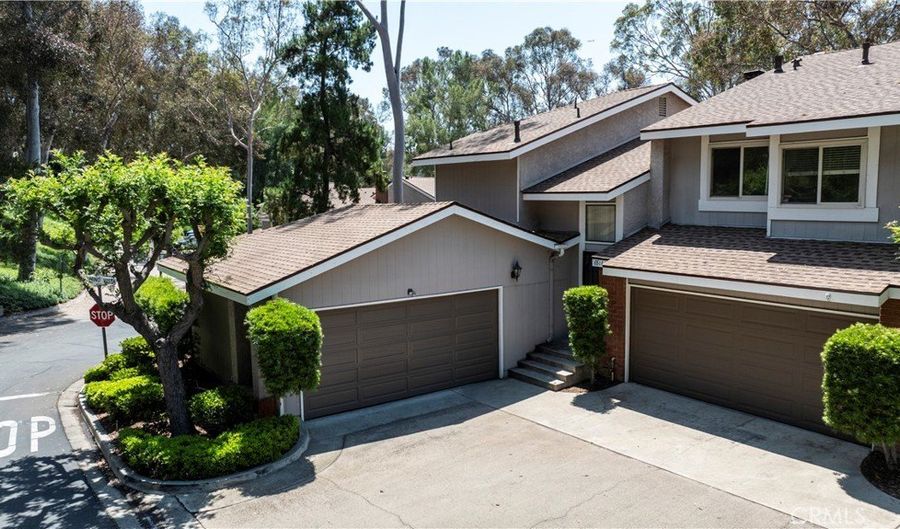 6516 E Camino Vis 1, Anaheim, CA 92807 - 2 Beds, 2 Bath