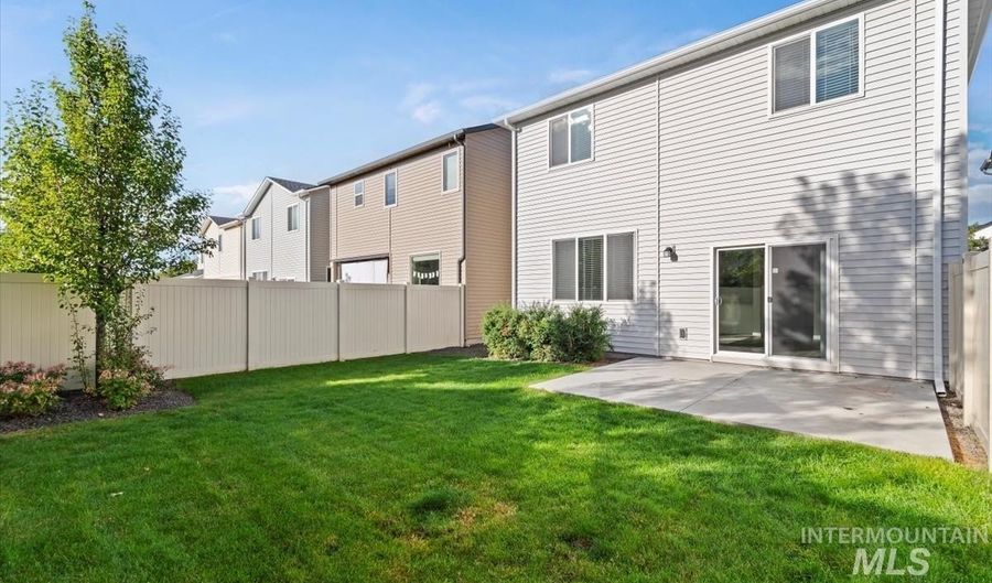 3098 N Lochness Ave, Meridian, ID 83646 - 4 Beds, 3 Bath