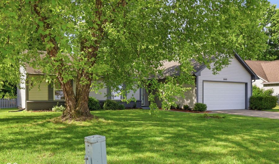 8449 Inland Dr, Avon, IN 46123 - 3 Beds, 2 Bath