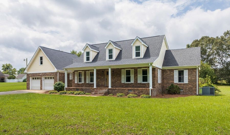 29385 Mooresville Rd, Ardmore, AL 35739 - 4 Beds, 3 Bath