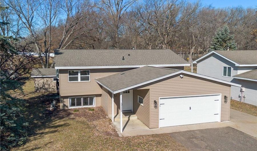 13233 Valley Forge Ln N, Champlin, MN 55316 - 4 Beds, 2 Bath