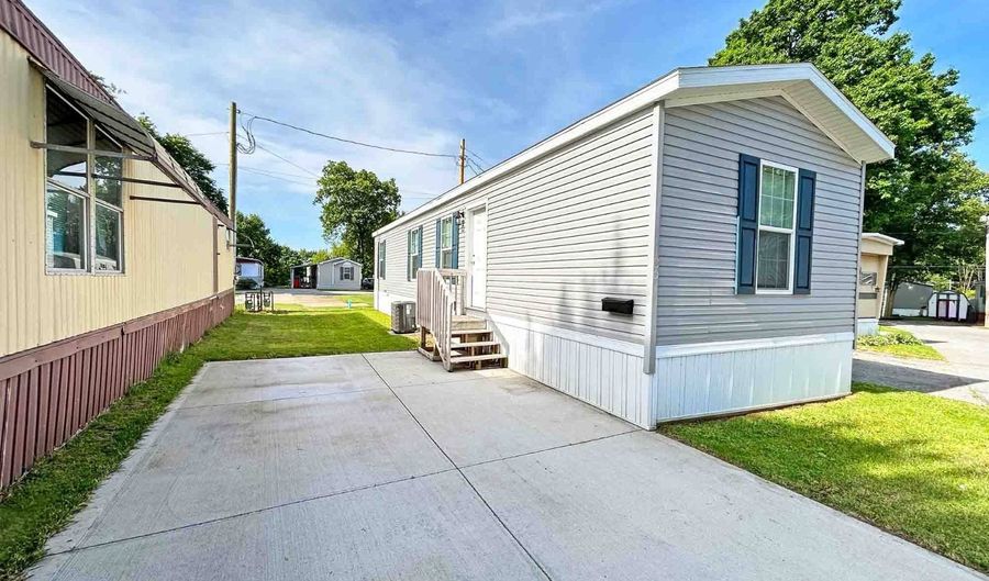 7055 Quarry Rd 106, Amherst, OH 44001 - 2 Beds, 1 Bath