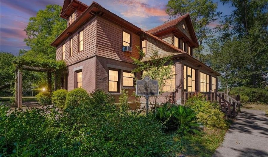 11525 Highway 43 N, Axis, AL 36505 - 5 Beds, 4 Bath