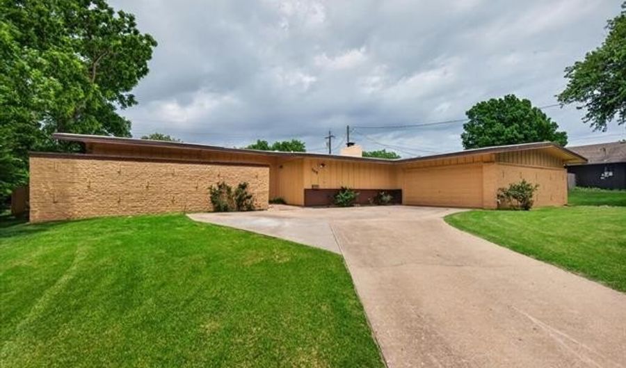 909 Lynnwood Ct, Bartlesville, OK 74006 - 3 Beds, 2 Bath