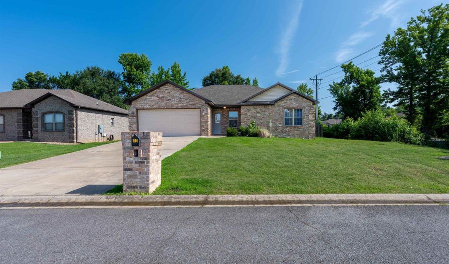 10 Grand Stand Dr, Austin, AR 72007 - 3 Beds, 2 Bath