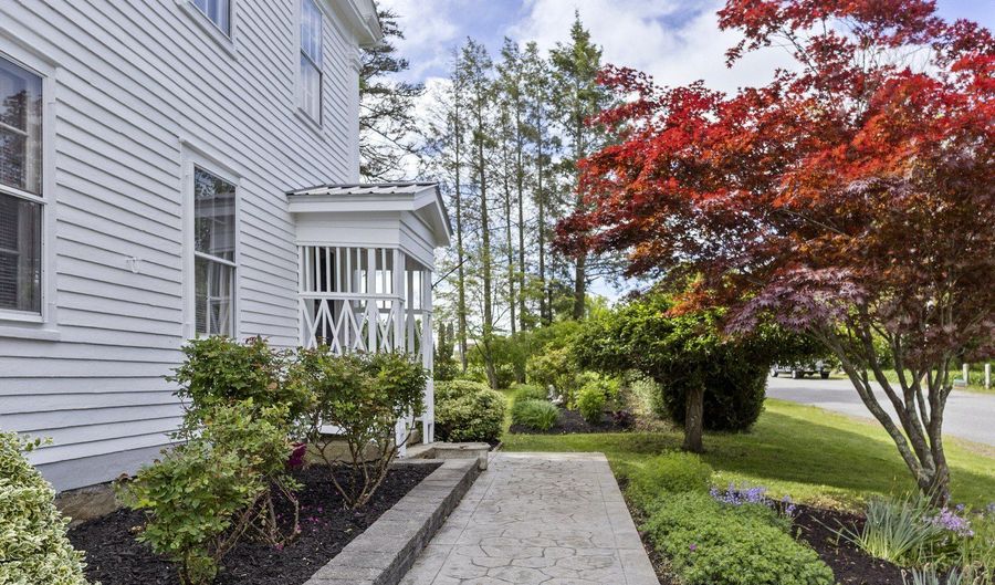 16 North Rd, Ashford, CT 06278 - 4 Beds, 2 Bath