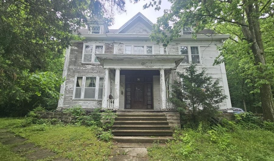 336 Sunnyside Ave, Aurora, IN 47001 - 4 Beds, 2 Bath