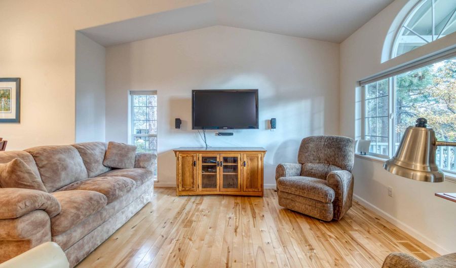 3271 NW Melville Dr, Bend, OR 97703 - 3 Beds, 2 Bath