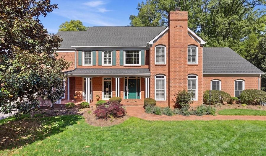 5014 GLEN PARK Rd, Annandale, VA 22003 - 5 Beds, 5 Bath