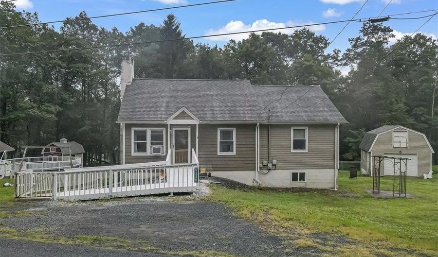 9338 Sherwood Dr, Kunkletown, PA 18058 - 3 Beds, 3 Bath