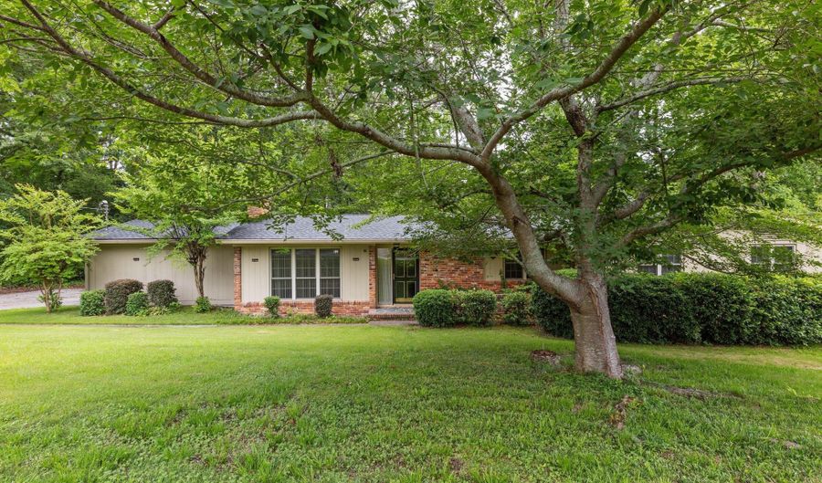744 Lancaster Rd, Augusta, GA 30909 - 5 Beds, 3 Bath
