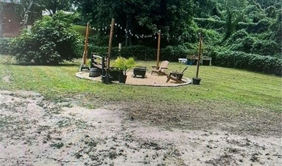 6503 Jackie Ln, Austell, GA 30106 - 3 Beds, 1 Bath