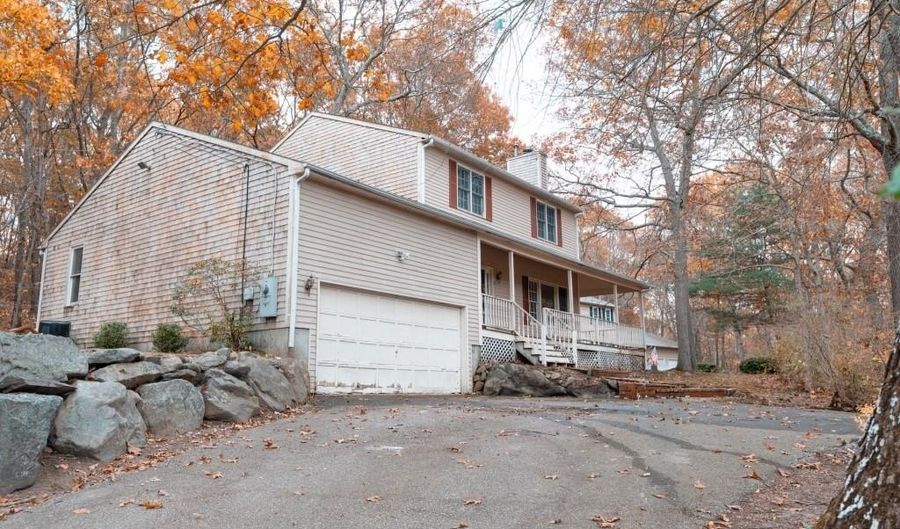 65 Village Hill Ln, North Kingstown, RI 02852 - 4 Beds, 2 Bath