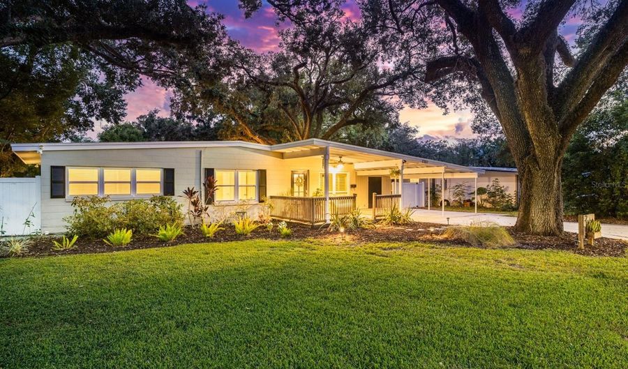2110 MOUNT VERNON St, Orlando, FL 32803 - 3 Beds, 2 Bath