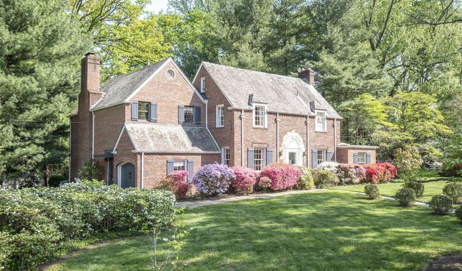 5804 ABERDEEN Rd, Bethesda, MD 20817 - 4 Beds, 5 Bath