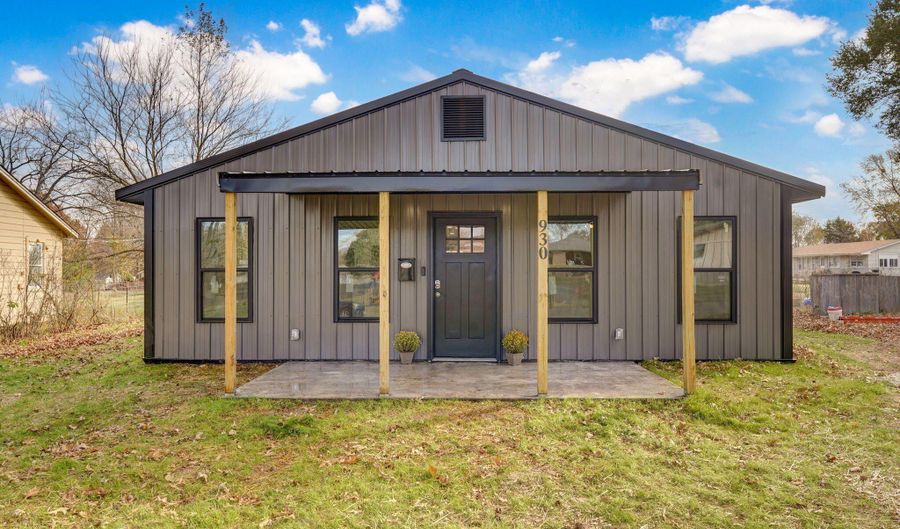 930 Porter Ave, Aurora, MO 65605 - 3 Beds, 2 Bath
