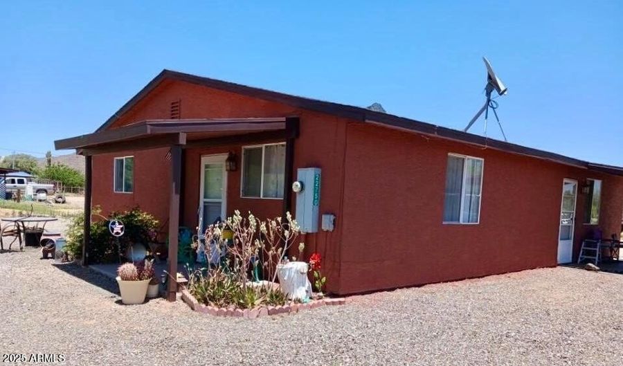 22750 W PACIFIC St, Congress, AZ 85332 - 2 Beds, 2 Bath