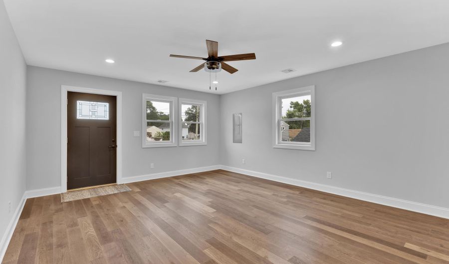 723 Monmouth Pkwy, North Middletown, NJ 07748 - 3 Beds, 2 Bath