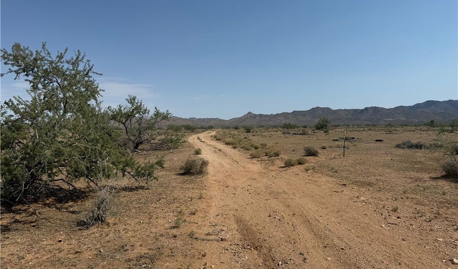 W Aduwa Drive, Chloride, AZ 86431 - 0 Beds, 0 Bath