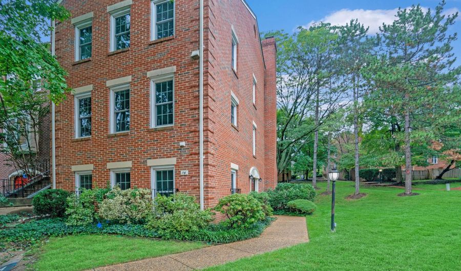 14 S MANCHESTER St, Arlington, VA 22204 - 4 Beds, 4 Bath