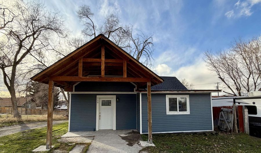 330 Garfield, American Falls, ID 83211 - 2 Beds, 1 Bath