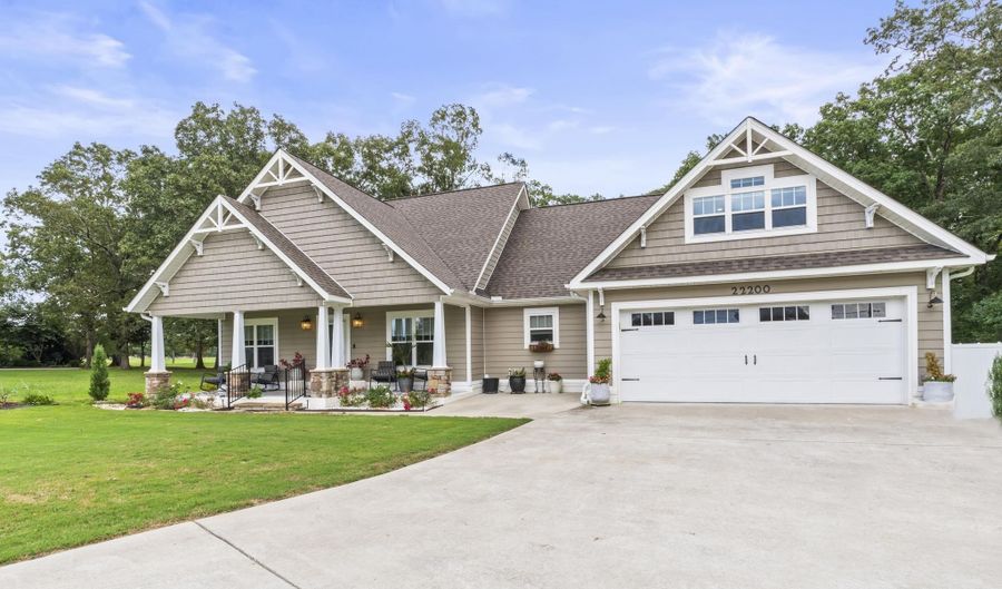 22200 Mooresville Rd, Athens, AL 35613 - 3 Beds, 2 Bath