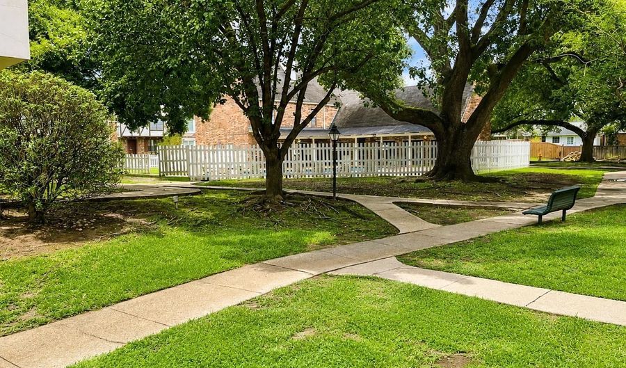 10113 Jefferson Hwy #A, Baton Rouge, LA 70809 - 2 Beds, 1 Bath