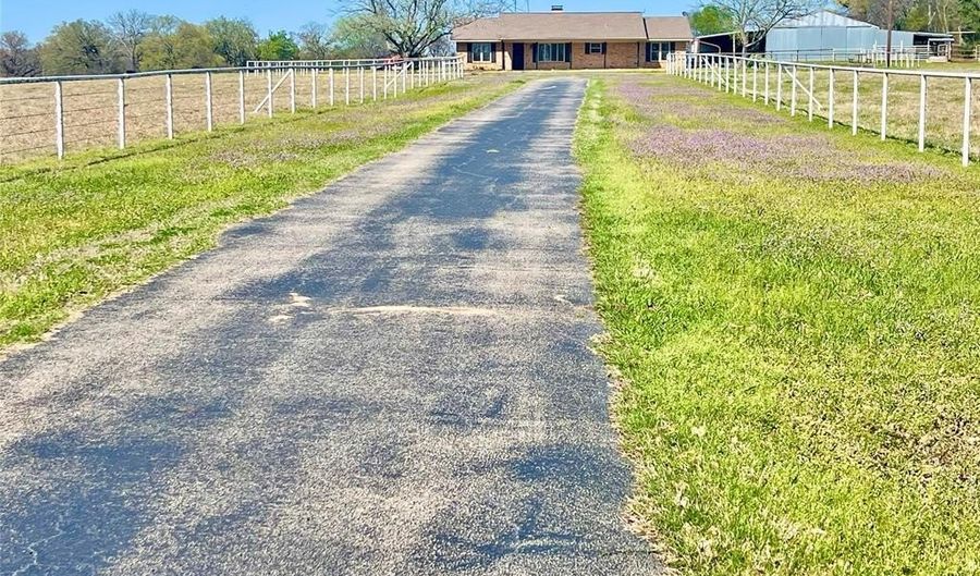 1624 County Road 1560, Alba, TX 75410 - 5 Beds, 2 Bath