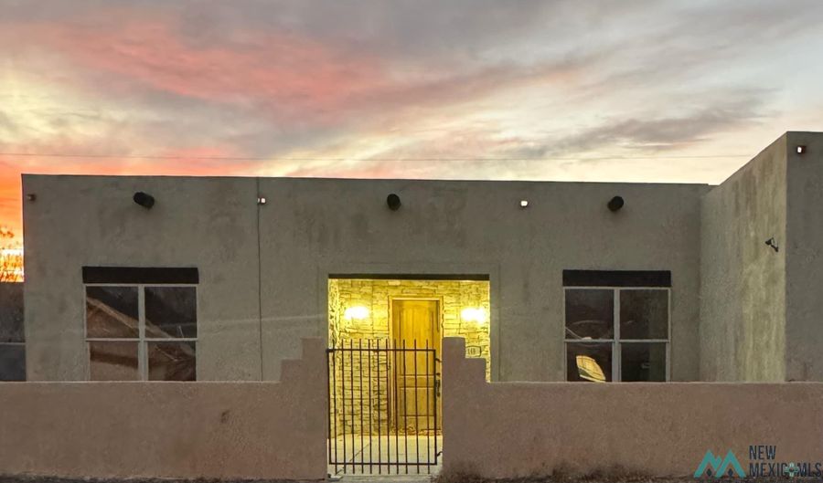 1402 S Twenty-Fourth St, Artesia, NM 88210 - 3 Beds, 3 Bath