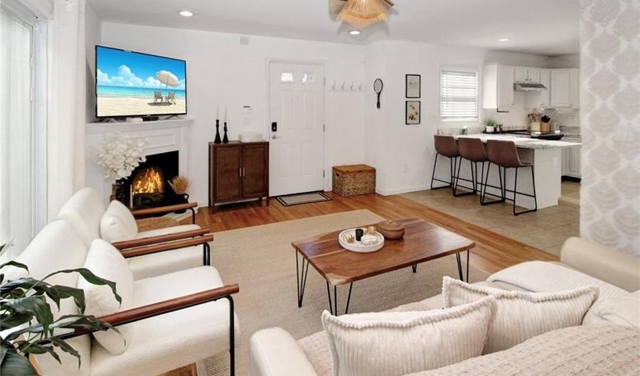 231 Maple Ave 102, Newport, RI 02840 - 3 Beds, 3 Bath
