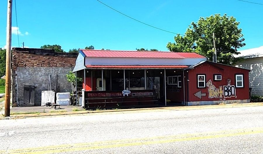 68 Front St, Big Sandy, TN 38221 - 0 Beds, 0 Bath